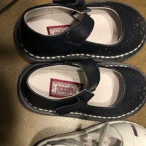 Navy blue girls dress shoes. Size 6